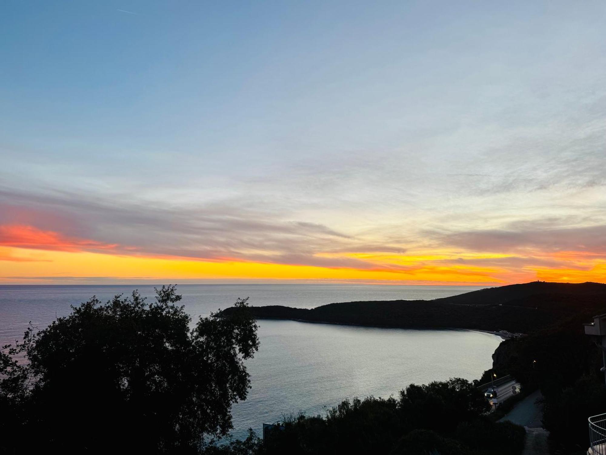 Budva Felix Suites المظهر الخارجي الصورة